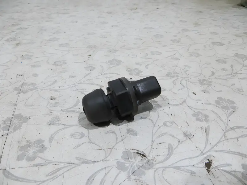 Batente Grade para VW Constellation 2006 — 6Q6827499C