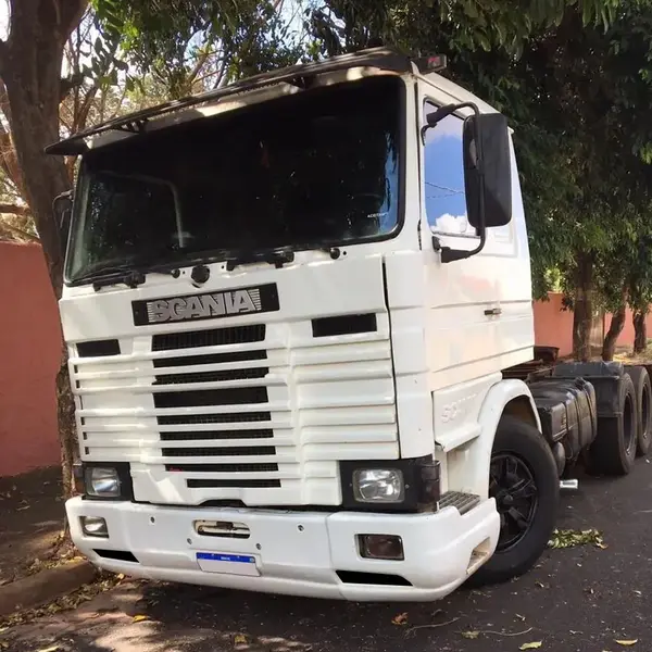 Capa Para-Choque em Fibra para Caminhão Scania R 112 / 142 Abertura Farol Inferior