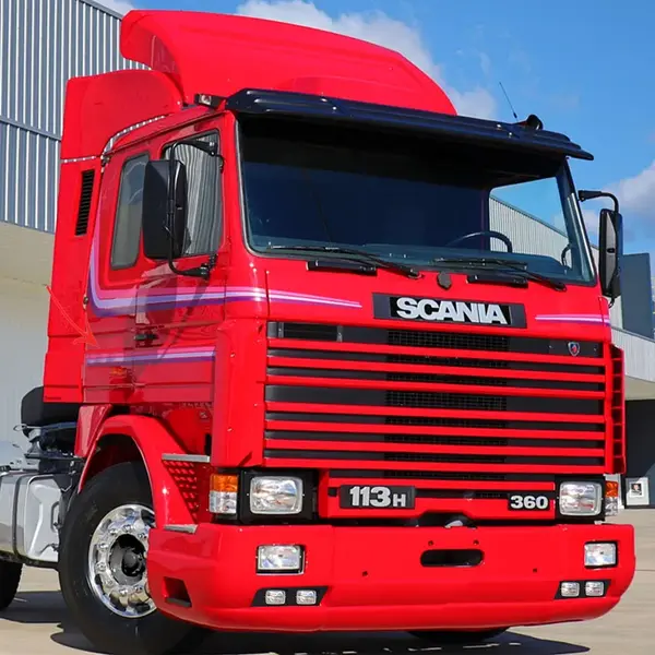 Capa Para-Choque em Fibra para Caminhão Scania R 113 / 143 / P93 Abertura Farol Inferior