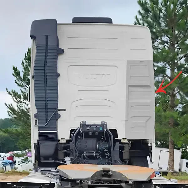 Chapa Traseira Cabine para Caminhão Volvo FH Globetrotter Após 2015 Lado Esquerdo