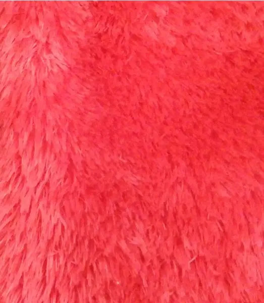 Cochunil em Metro Pelucia Vermelho