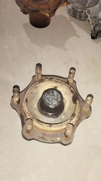 Cubo Roda Diant VW 7100 8150 para Ford Cargo 815 — 2R0407617