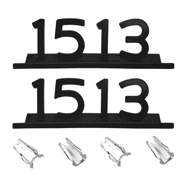 Emblema Caminhão MB 1513 Preto de Ferro Zamak c/ Presilha Par