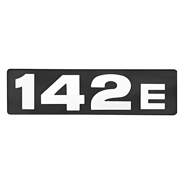 Emblema Lateral 142E Cabina Chassi — 528790E