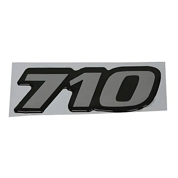 Emblema Resinado 710 Cabina e Chassi — MB710