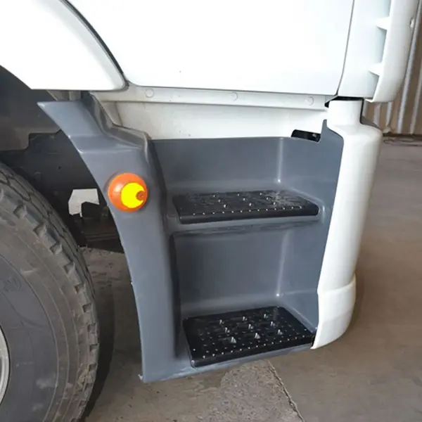 Estribo Inferior Cabine para Caminhão VW Constellation 2 Degraus Lado Esquerdo