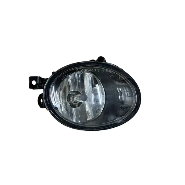 Farol Lado Direito Principal — 9109060100