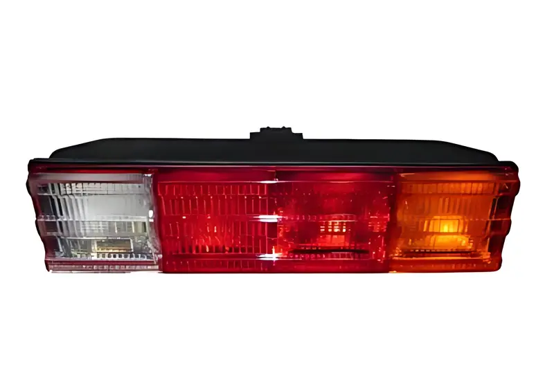 Lanterna Tras LD para Ford Cargo e MB 1620 — CC4513405AA