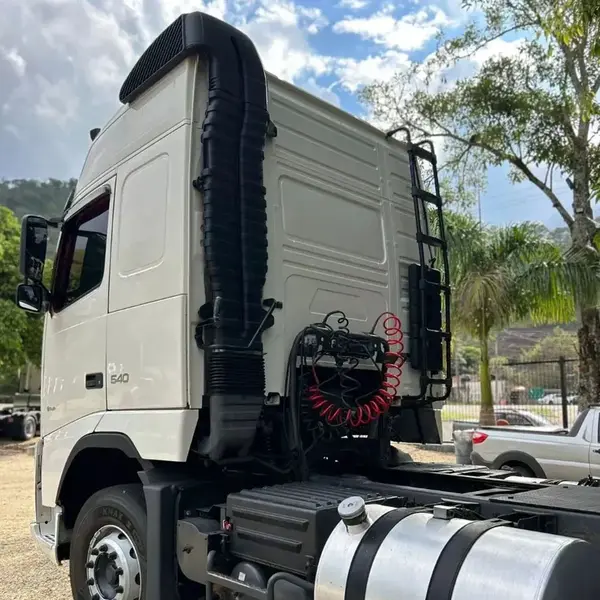 Lateral Chapa Traseira Cabine para Caminhão Volvo FH / NH Globetrotter Lado Esquerdo