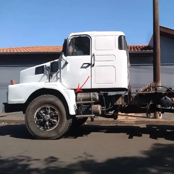 Para-Lama Cabine em Fibra para Caminhão Volvo N10 / N12 Turbo / Intercooler Lado Direito