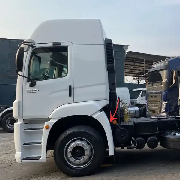 Para-Lama Traseiro Cabine para Caminhão VW Constellation 3 Estribos Lado Esquerdo