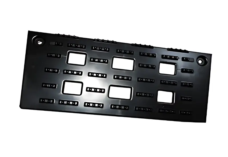 Pisante Estribo Plastico MB Atego 2012 a 2024 — 9586660828