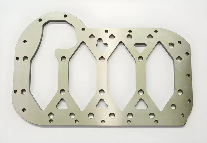 Reforco Bloco VW Delivery 8160 para Cummins — 2P0130119B