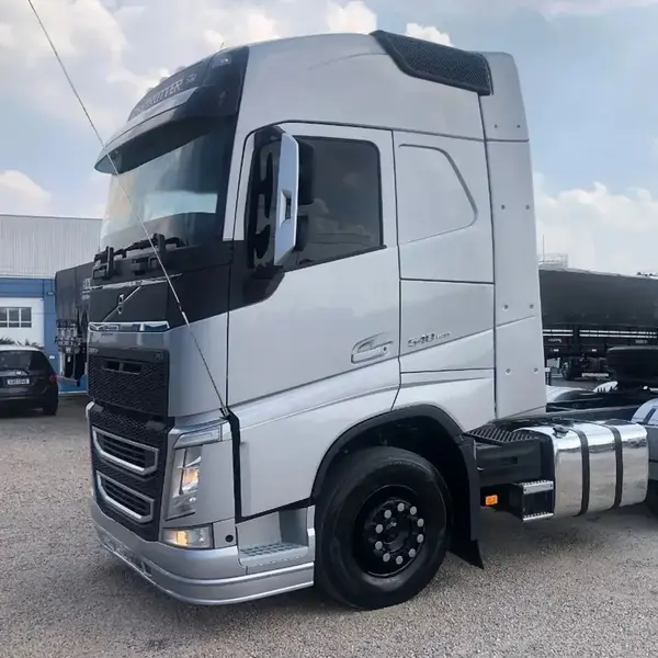 Suporte Antena PX Dianteiro Para-Choque para Caminhão Volvo FH New Lado Direito