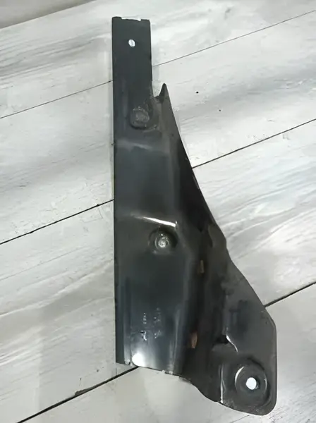 Suporte Tras LD Estribo para MB Actros 2546 — 9436600214