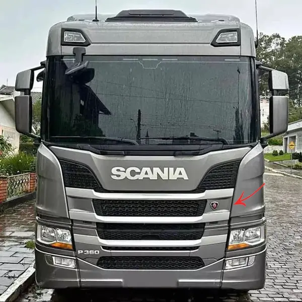 Tampa Inferior Acabamento Grade para Caminhão Scania NTG P / G / R / S Lado Direito