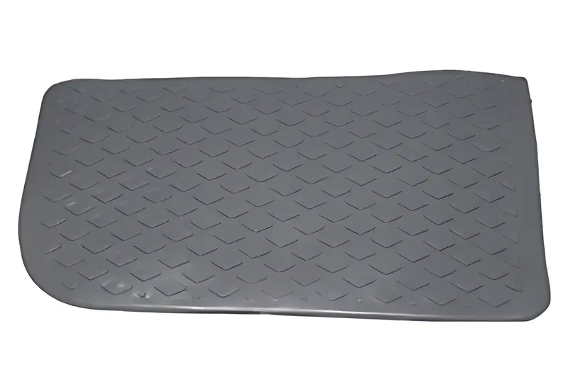 Tapete Estribo Lado Direito VW — 2R0863726