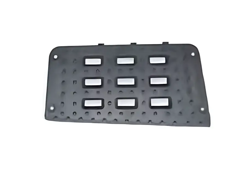 Tapete Estribo LE Inf VW Constellation 19320 — 2T28216814M2