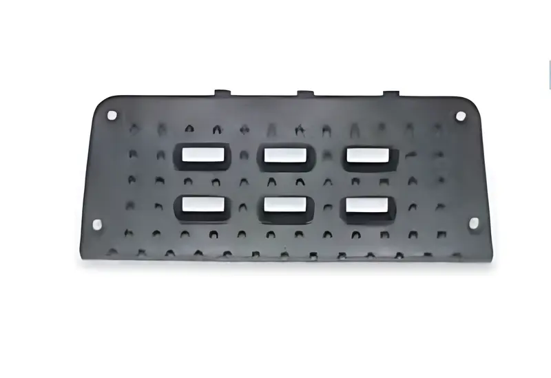 Tapete Estribo VW Constellation 19.320 — 2T28216854M2
