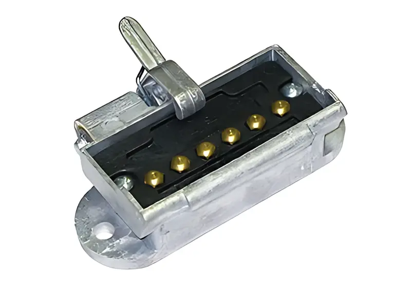 Tomada Carreta Retangular Femea 7 Polos Nylon — 210100392